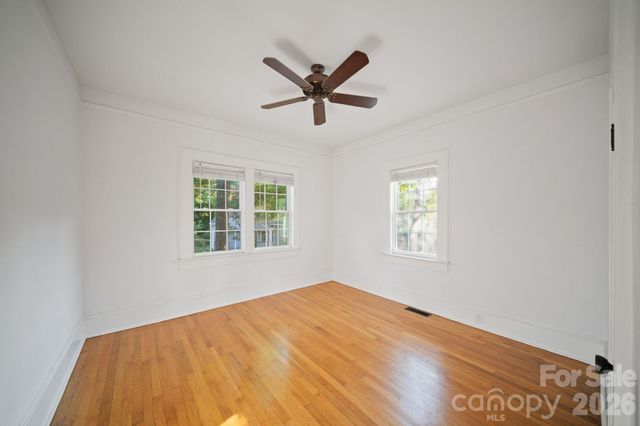 124 State Street, Asheville, NC 28806