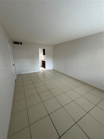 11201 SW 88th St 102A, Miami, FL 33176