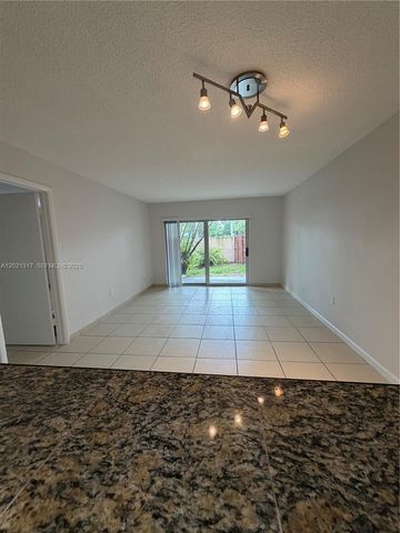 11201 SW 88th St 102A, Miami, FL 33176
