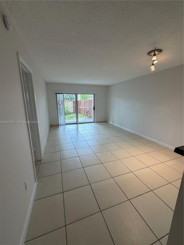 11201 SW 88th St 102A, Miami, FL 33176