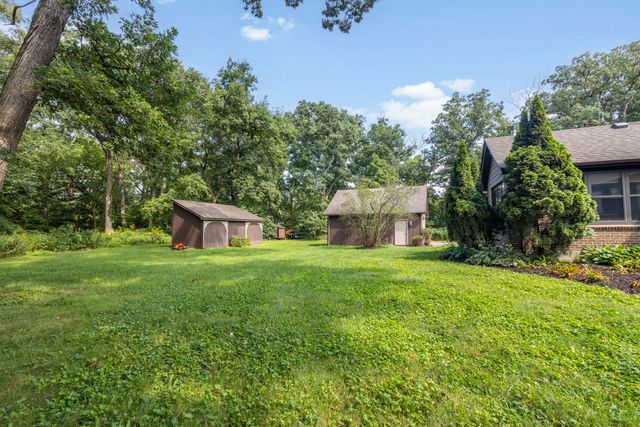 9218 W Wonder Lake Road, Woodstock, IL 60098