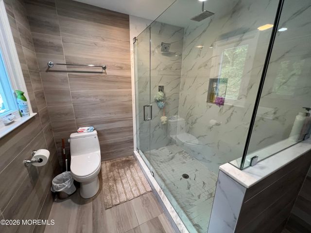 8 Ridge Road, West Long Branch, NJ 07764