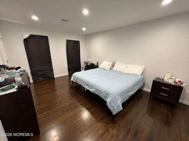 8 Ridge Road, West Long Branch, NJ 07764