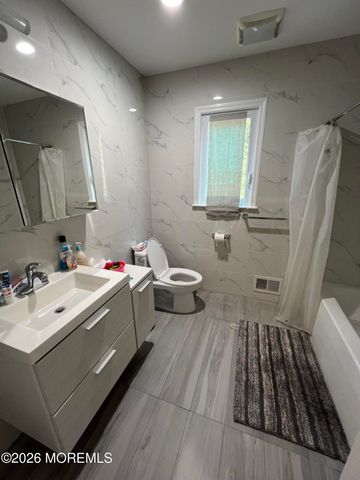 8 Ridge Road, West Long Branch, NJ 07764