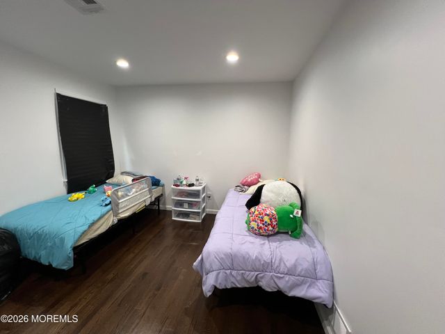 8 Ridge Road, West Long Branch, NJ 07764