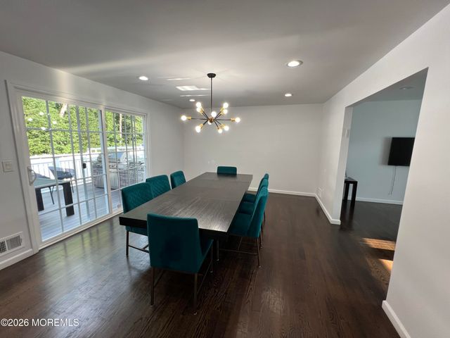 8 Ridge Road, West Long Branch, NJ 07764