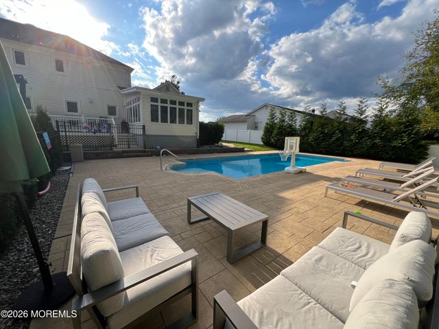 8 Ridge Road, West Long Branch, NJ 07764