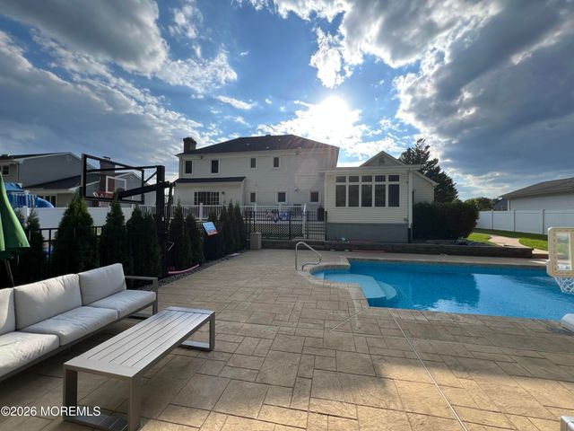 8 Ridge Road, West Long Branch, NJ 07764