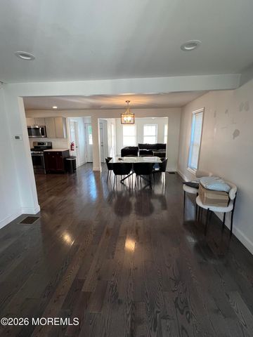 8 Ridge Road, West Long Branch, NJ 07764