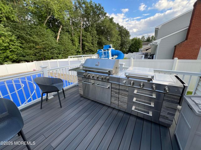 8 Ridge Road, West Long Branch, NJ 07764