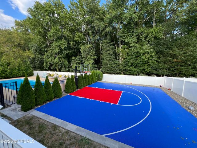 8 Ridge Road, West Long Branch, NJ 07764