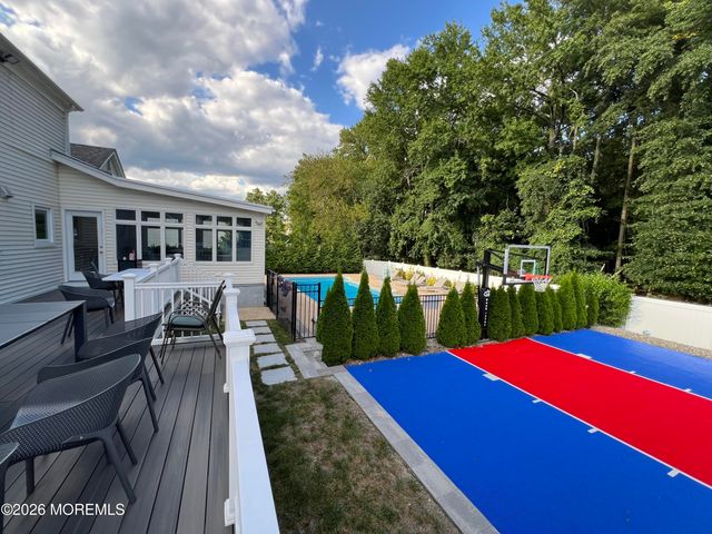 8 Ridge Road, West Long Branch, NJ 07764