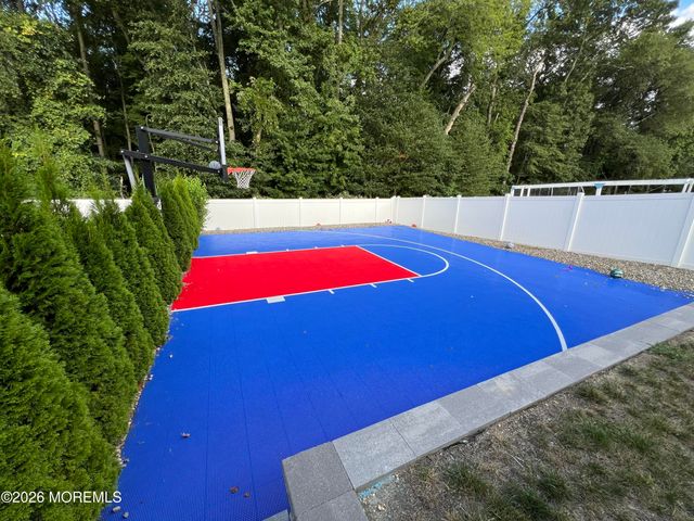 8 Ridge Road, West Long Branch, NJ 07764