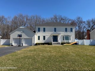 8 Ridge Road, West Long Branch, NJ 07764