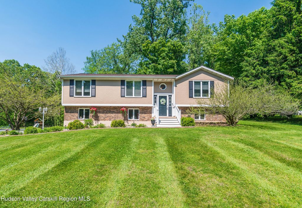 85 Bellevue Road, Highland, NY 12528