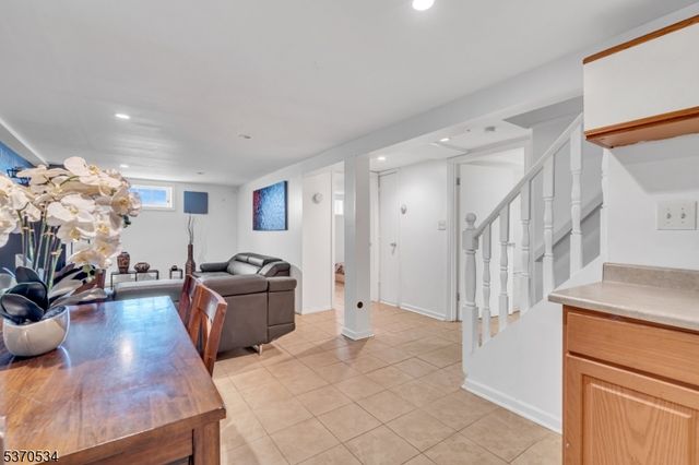 55 Runyon Rd, Clifton City, NJ 07013