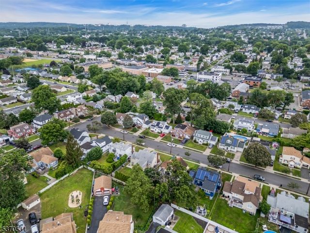 55 Runyon Rd, Clifton City, NJ 07013