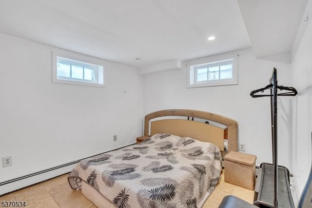 55 Runyon Rd, Clifton City, NJ 07013