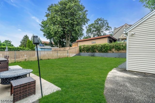 55 Runyon Rd, Clifton City, NJ 07013