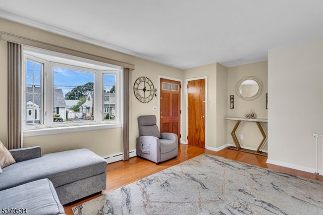 55 Runyon Rd, Clifton City, NJ 07013