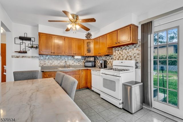 55 Runyon Rd, Clifton City, NJ 07013