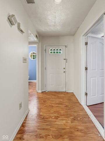 6339 Cooper Pointe Drive, Indianapolis, IN 46268