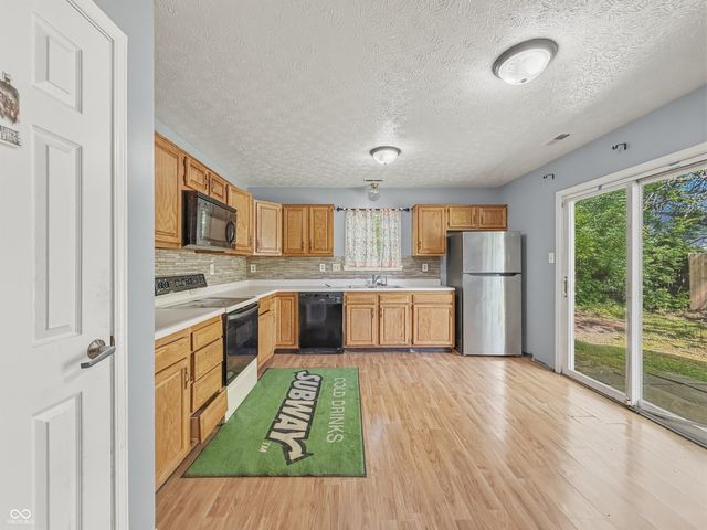 6339 Cooper Pointe Drive, Indianapolis, IN 46268