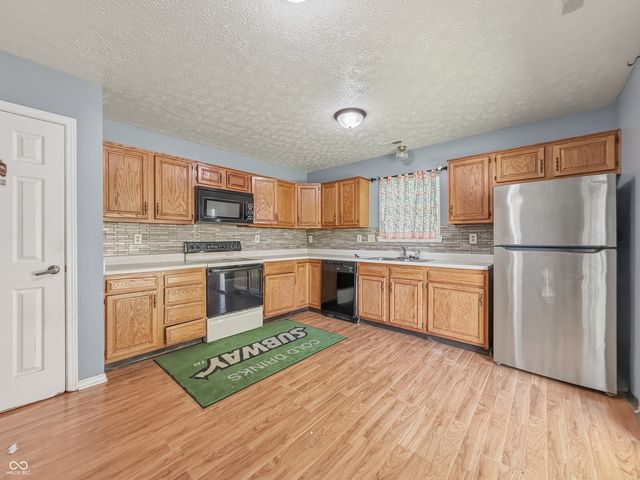 6339 Cooper Pointe Drive, Indianapolis, IN 46268