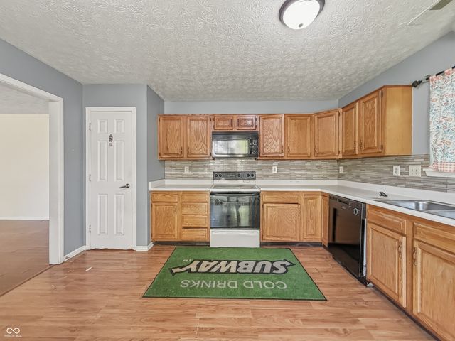 6339 Cooper Pointe Drive, Indianapolis, IN 46268