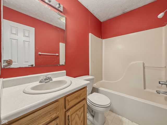 6339 Cooper Pointe Drive, Indianapolis, IN 46268