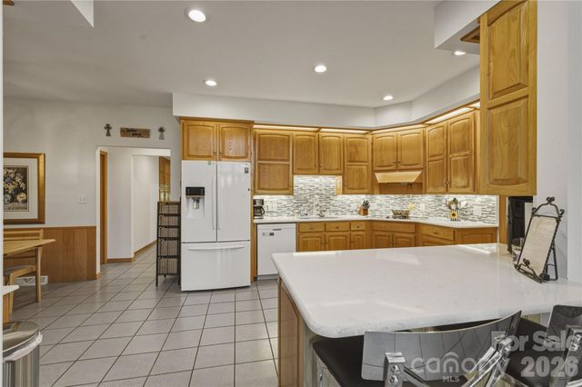 213 Hospital Avenue, Lenoir, NC 28645