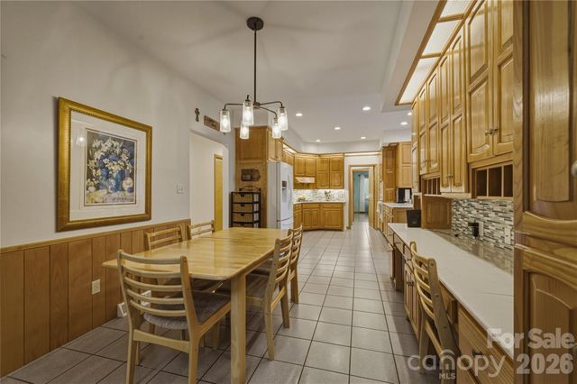 213 Hospital Avenue, Lenoir, NC 28645