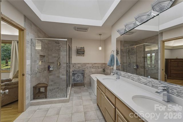 213 Hospital Avenue, Lenoir, NC 28645