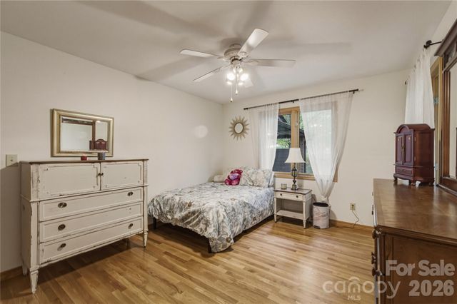 213 Hospital Avenue, Lenoir, NC 28645