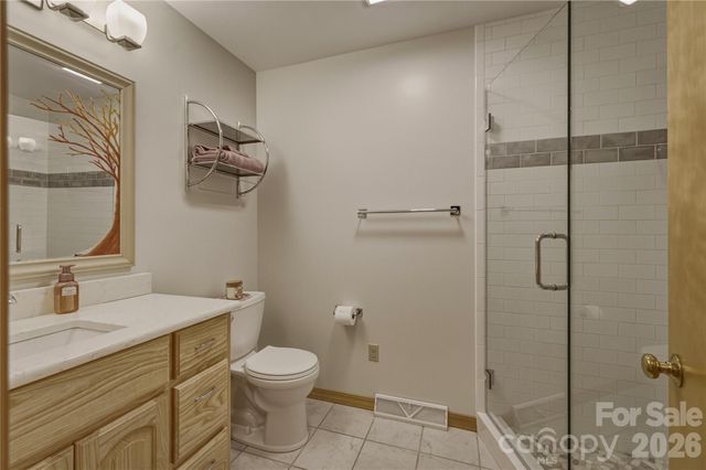 213 Hospital Avenue, Lenoir, NC 28645