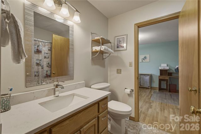 213 Hospital Avenue, Lenoir, NC 28645