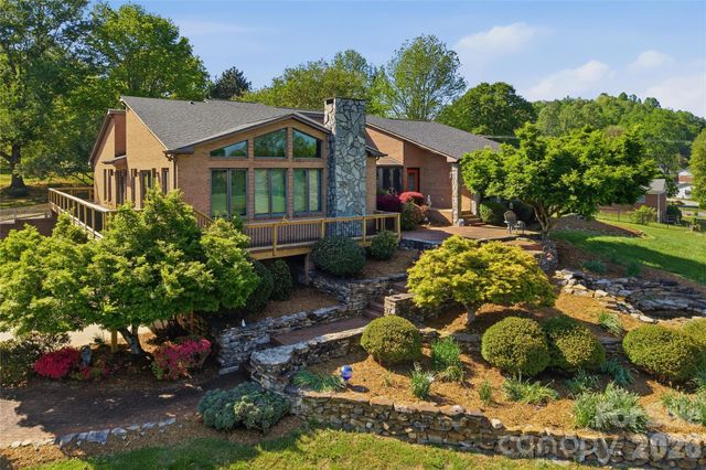 213 Hospital Avenue, Lenoir, NC 28645