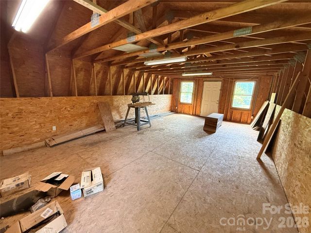 213 Hospital Avenue, Lenoir, NC 28645