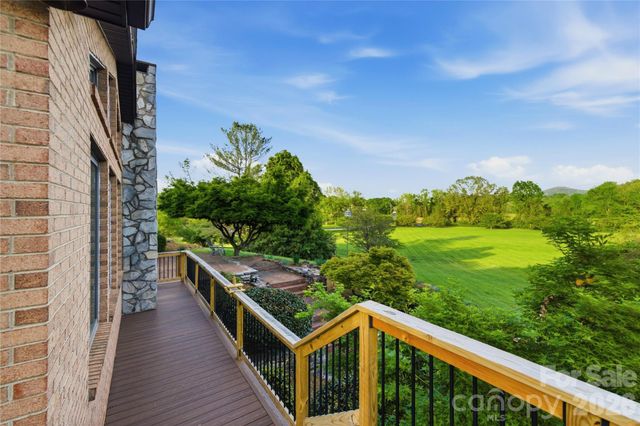 213 Hospital Avenue, Lenoir, NC 28645