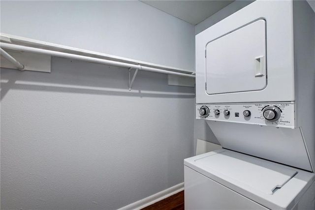 2401 Manor RD 127, Austin, TX 78722