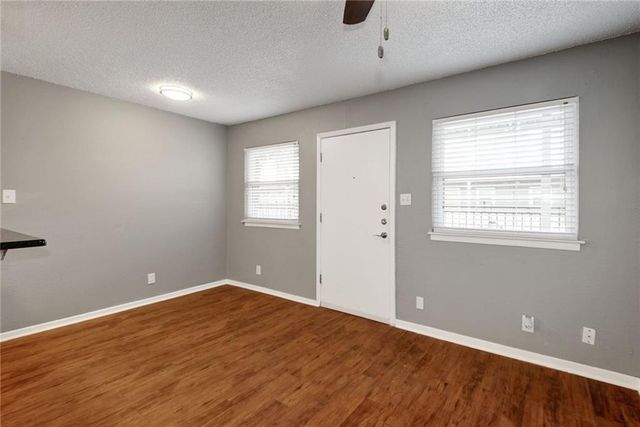 2401 Manor RD 127, Austin, TX 78722