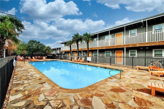 2401 Manor RD 127, Austin, TX 78722