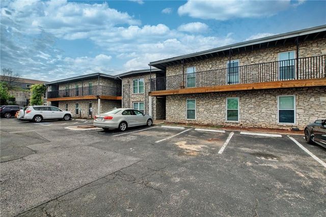 2401 Manor RD 127, Austin, TX 78722