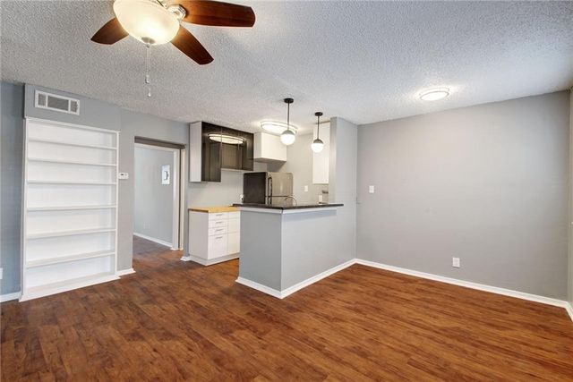 2401 Manor RD 127, Austin, TX 78722