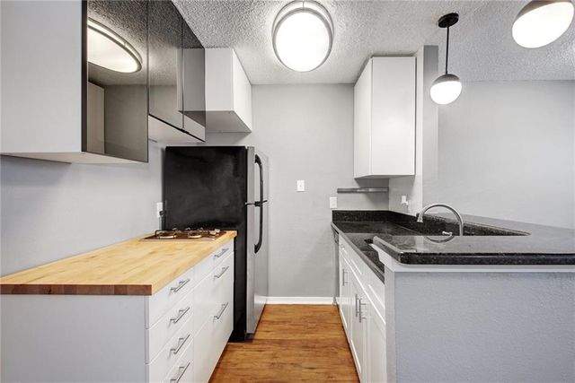 2401 Manor RD 127, Austin, TX 78722