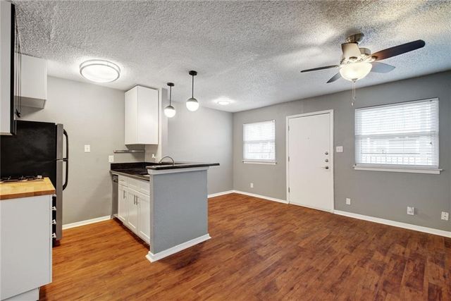 2401 Manor RD 127, Austin, TX 78722