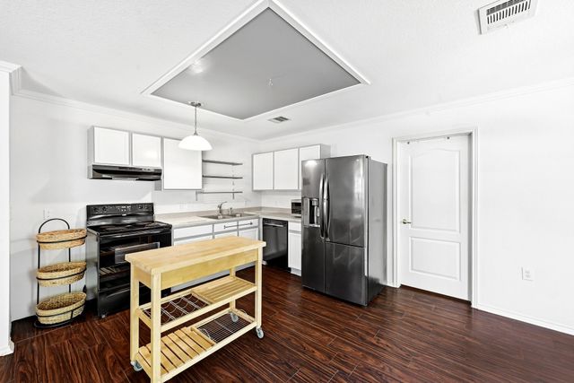 7908 Running Water DR, Austin, TX 78747