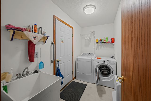 5200 Villa Drive 4, Davenport, IA 52806