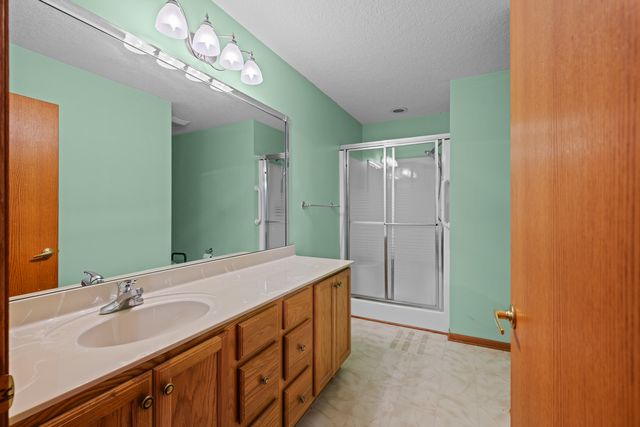 5200 Villa Drive 4, Davenport, IA 52806