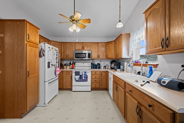 5200 Villa Drive 4, Davenport, IA 52806